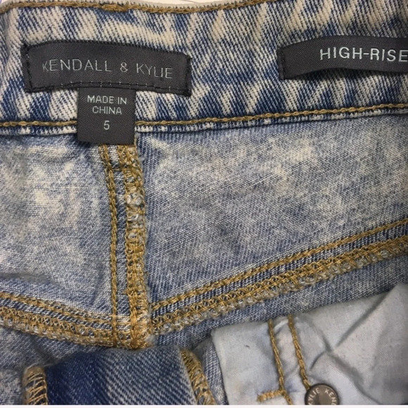 Kendall & Kylie Cutoff Distressed Acid Wash Shorts size 5 - Picture 4 of 4